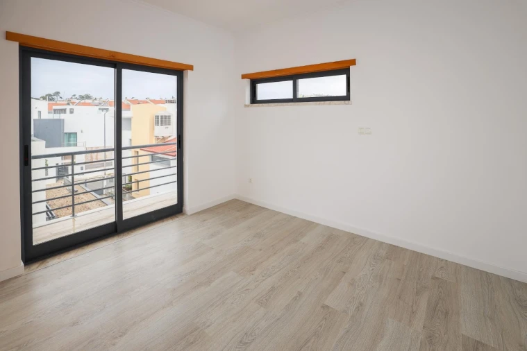 Moradia T5 para Venda em Laranjeiro e Feijó Foto 11