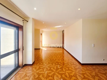 Apartamento T3 para Venda em Santa Maria de Lamas