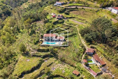 Quinta T2 para Venda em Paredes de Viadores e Manhuncelos