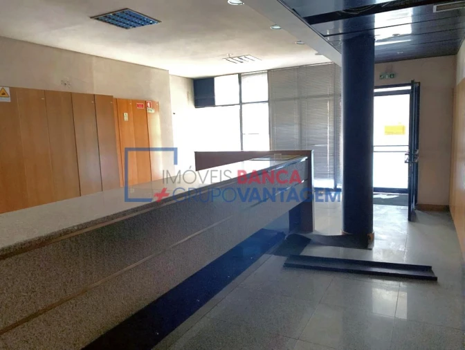 Loja para Venda em Santa Maria de Lamas Foto 4