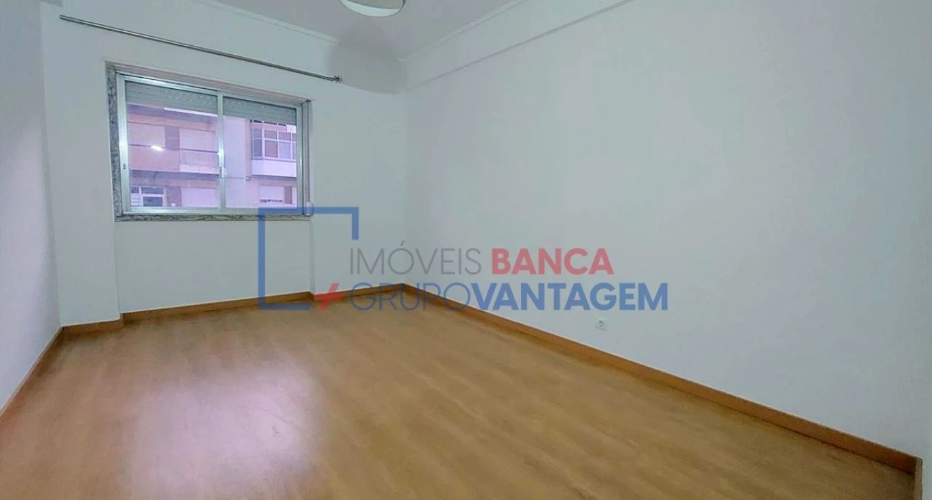 Apartamento T2 para Venda em Algueirão-Mem Martins Foto 1