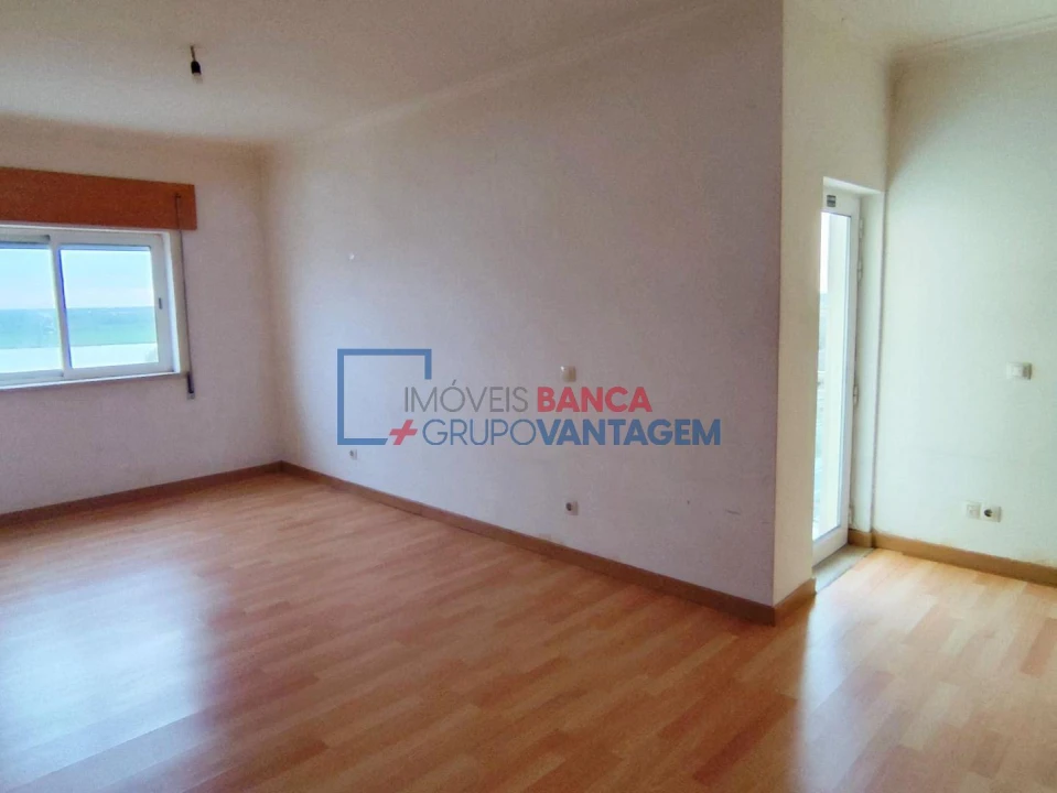Apartamento T2 para Venda em Azambuja Foto 13