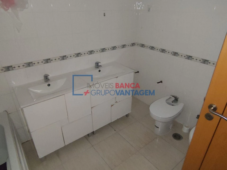 Apartamento T2 para Venda em Azambuja Foto 18
