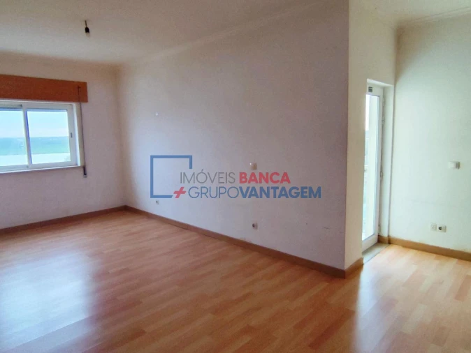 Apartamento T2 para Venda em Azambuja Foto 13