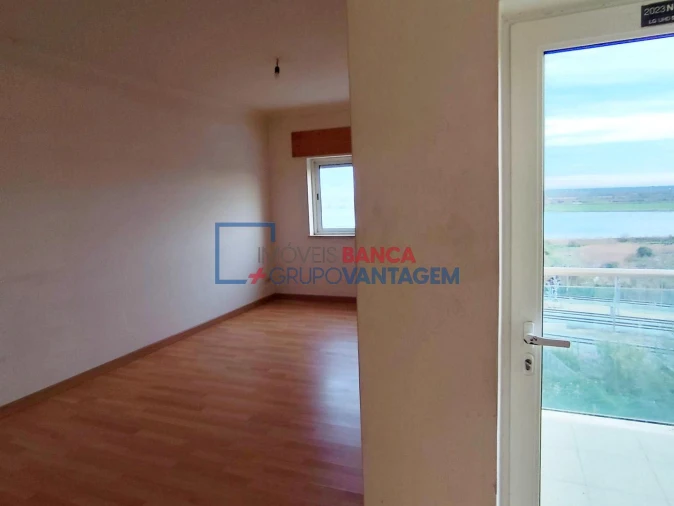 Apartamento T2 para Venda em Azambuja Foto 14