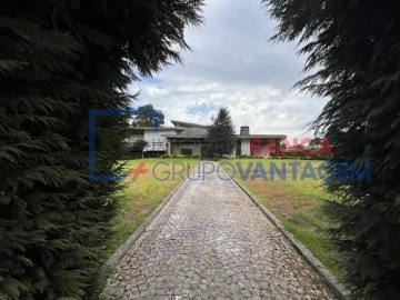 Moradia T5 para Venda em Ruivães e Novais