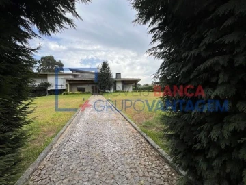 Moradia T5 para Venda em Ruivães e Novais