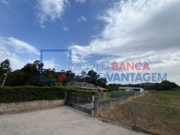 Moradia T5 para Venda em Ruivães e Novais