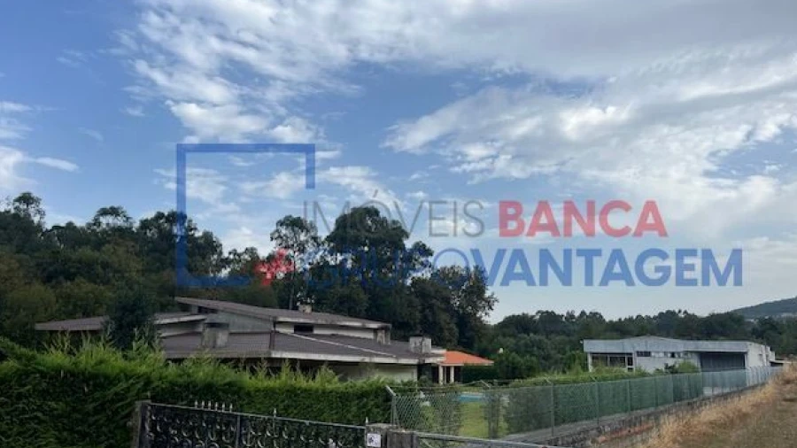 Moradia T5 para Venda em Ruivães e Novais