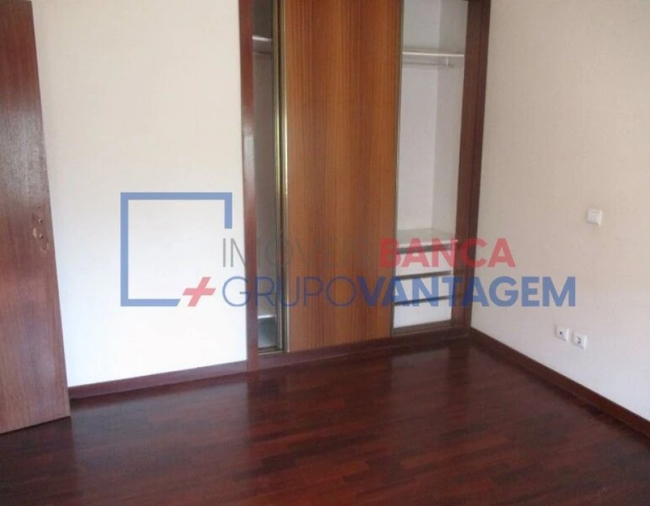 Apartamento T2 para Venda em Valongo Foto 6