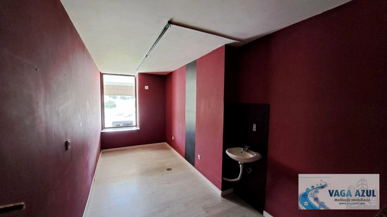 Loja para Arrendamento em Rio Tinto Foto 8