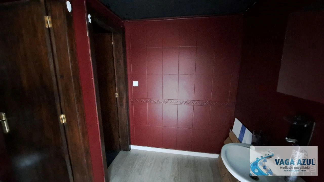 Loja para Arrendamento em Rio Tinto Foto 10