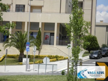 Loja para Arrendamento em Rio Tinto