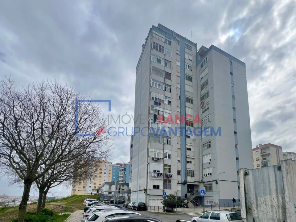 Apartamento T1 para Venda em Águas Livres Foto 2