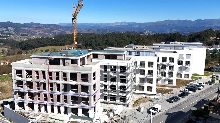 Apartamento T3 para Venda em Vila Cova da Lixa e Borba de Godim