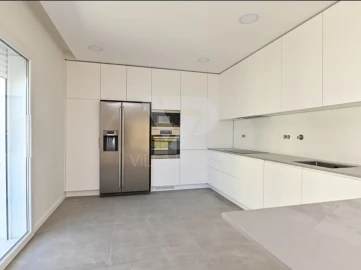 Apartamento T4 para Arrendamento em Cascais e Estoril