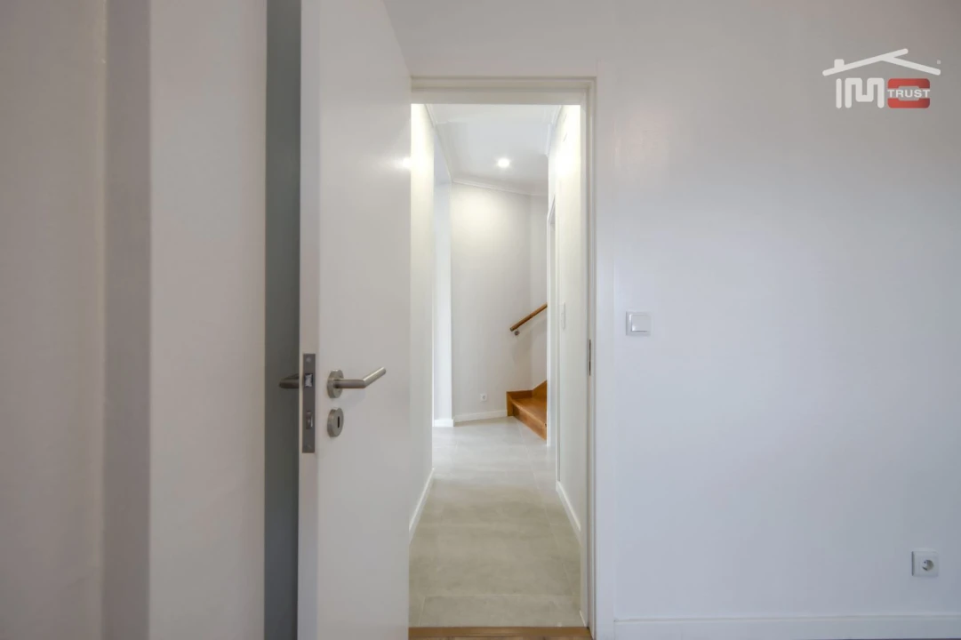 Moradia T4 para Venda em Queluz e Belas Foto 17