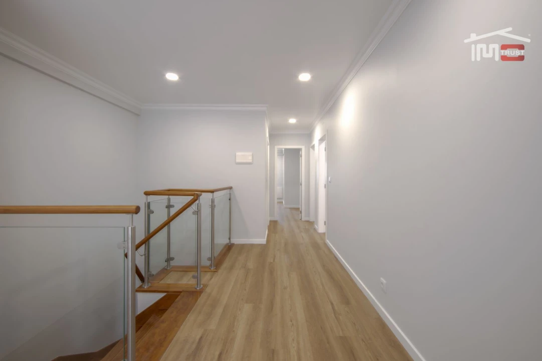 Moradia T4 para Venda em Queluz e Belas Foto 24