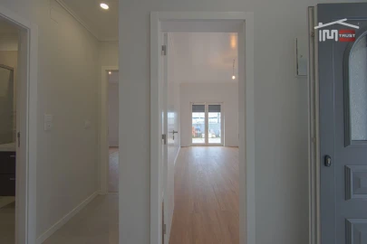 Moradia T4 para Venda em Queluz e Belas