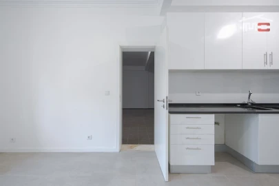 Moradia T4 para Venda em Queluz e Belas