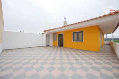 Moradia T4 para Venda em Queluz e Belas
