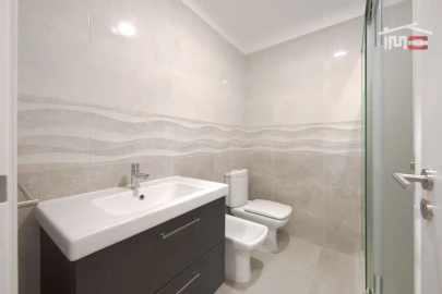 Moradia T4 para Venda em Queluz e Belas