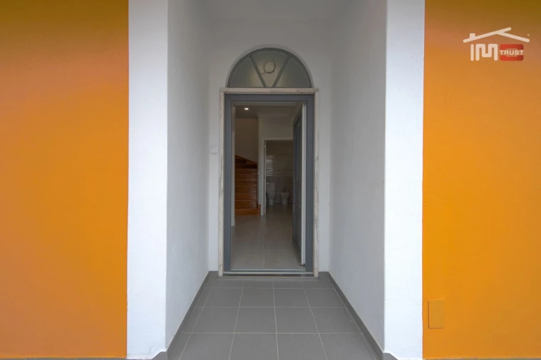 Moradia T4 para Venda em Queluz e Belas Foto 3