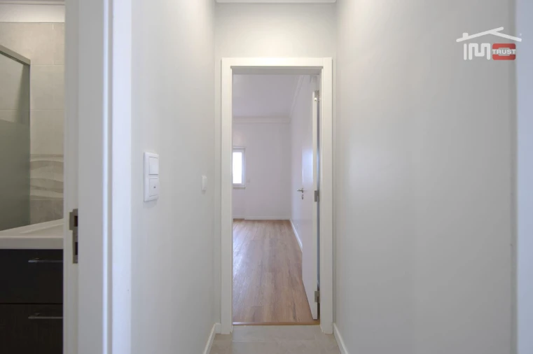 Moradia T4 para Venda em Queluz e Belas Foto 14