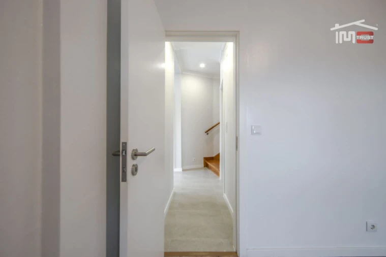 Moradia T4 para Venda em Queluz e Belas Foto 17