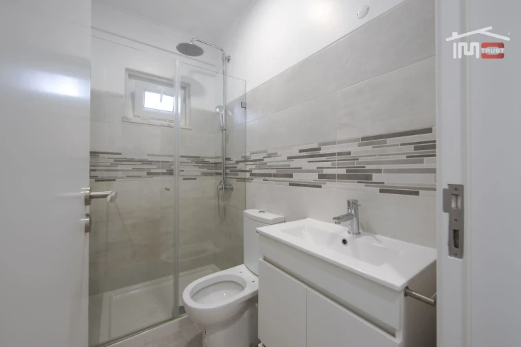 Moradia T4 para Venda em Queluz e Belas Foto 34