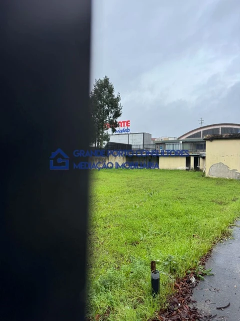 Armazém para Arrendamento em Aguas Santas