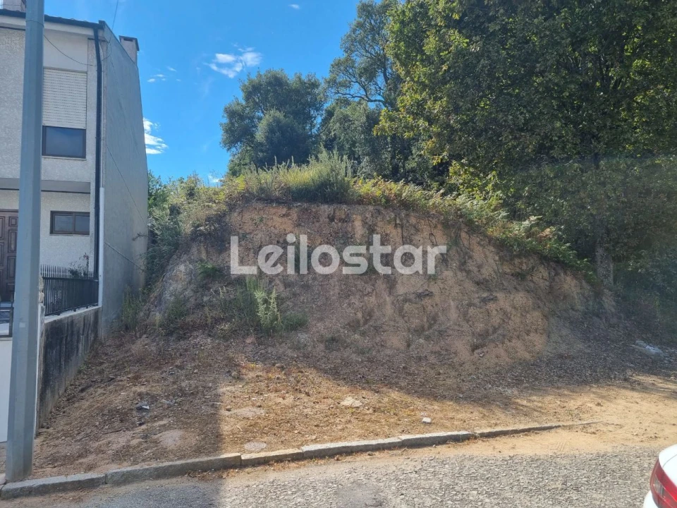 Terreno para Venda em Arcozelo Foto 1