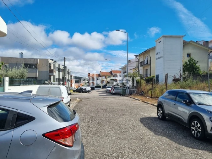 Terreno para Venda em Arcozelo Foto 2