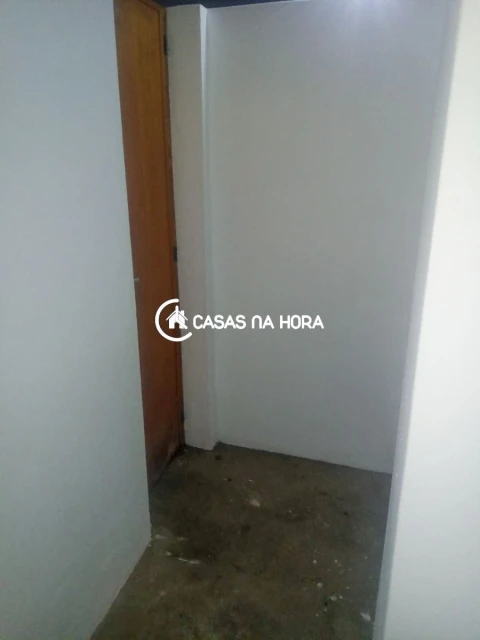 Negócio para Arrendamento em Arcozelo