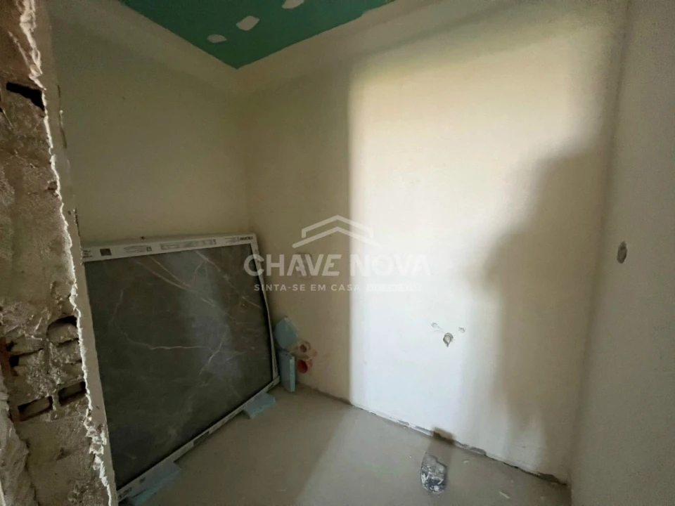 Apartamento T2 para Venda em Arcozelo Foto 22