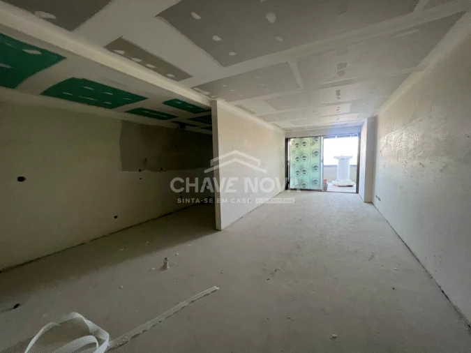 Apartamento T2 para Venda em Arcozelo Foto 3