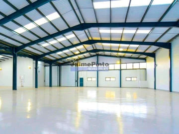 Terreno Comércio / Armazém para Venda em Arcozelo