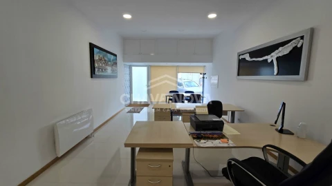 Escritório para Venda em Custóias, Leça do Balio e Guifões