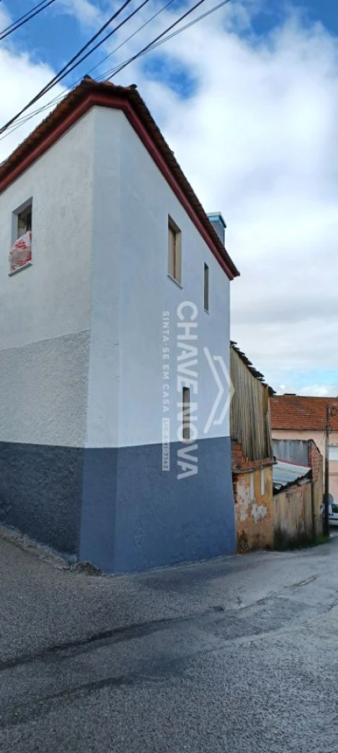 Moradia T3 para Venda em Aguada de Cima