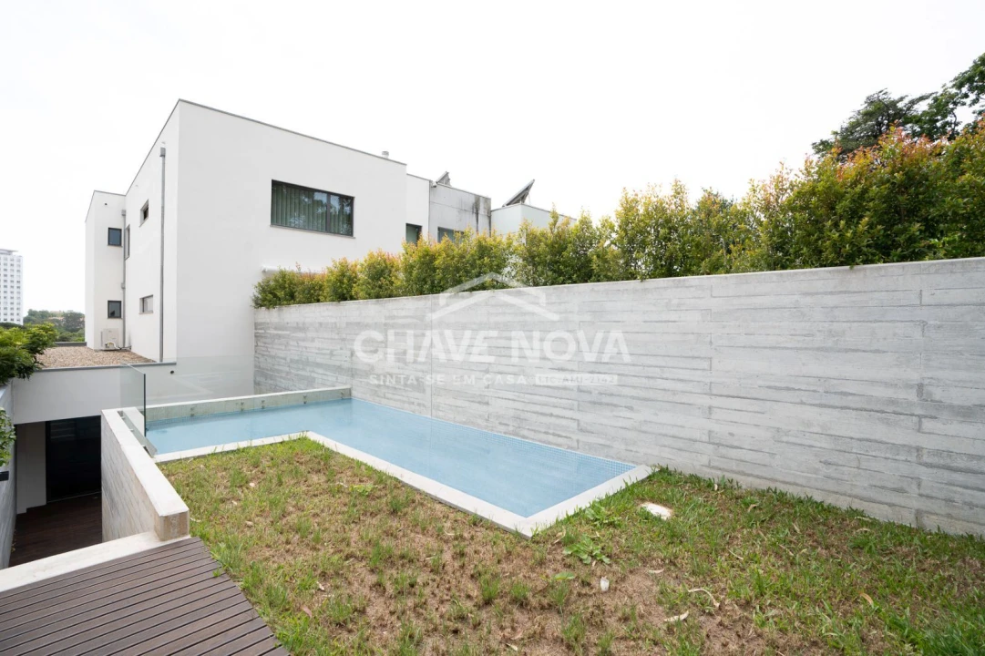 Apartamento T4 para Venda em Aldoar, Foz do Douro e Nevogilde Foto 1
