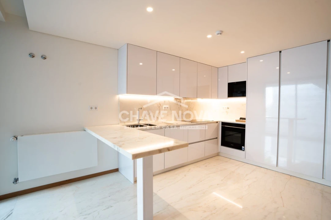 Apartamento T4 para Venda em Aldoar, Foz do Douro e Nevogilde Foto 8