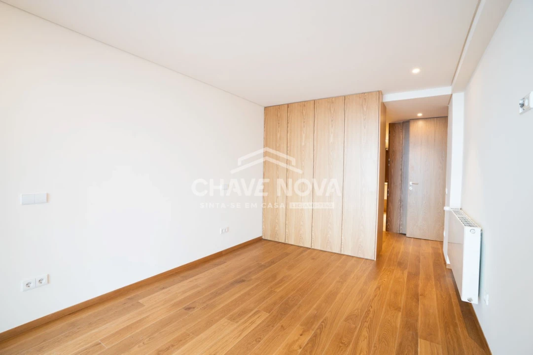 Apartamento T4 para Venda em Aldoar, Foz do Douro e Nevogilde Foto 14