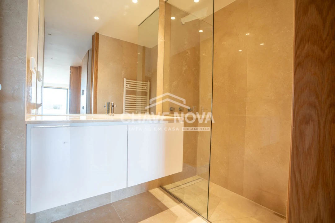 Apartamento T4 para Venda em Aldoar, Foz do Douro e Nevogilde Foto 16