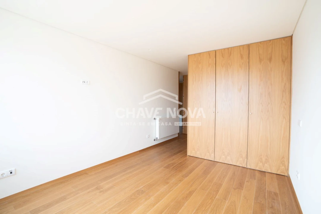 Apartamento T4 para Venda em Aldoar, Foz do Douro e Nevogilde Foto 17