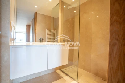 Apartamento T4 para Venda em Aldoar, Foz do Douro e Nevogilde
