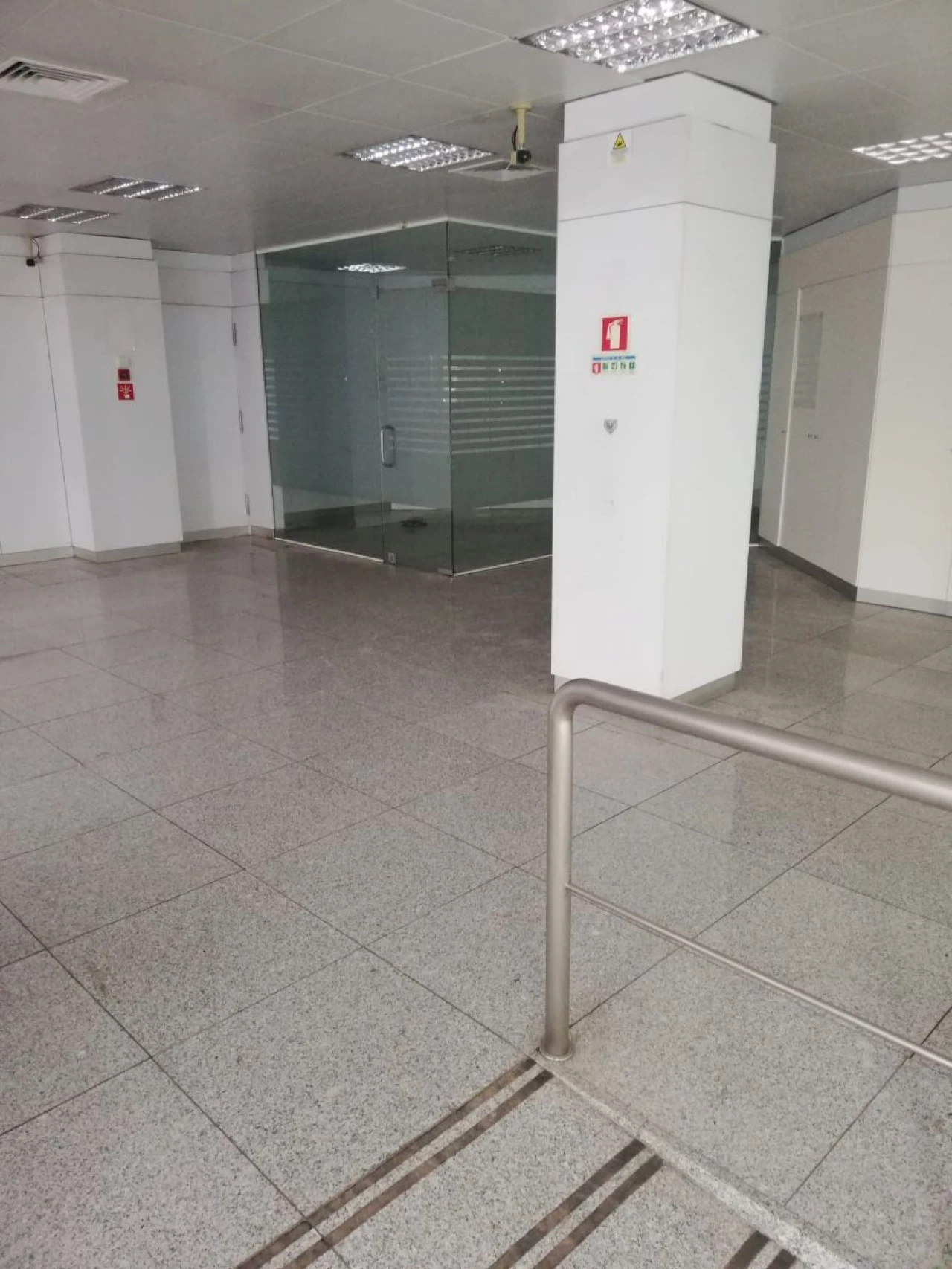 Loja para Arrendamento em Cedofeita, Santo Ildefonso, Sé, Miragaia, São Nicolau e Vitória Foto 7