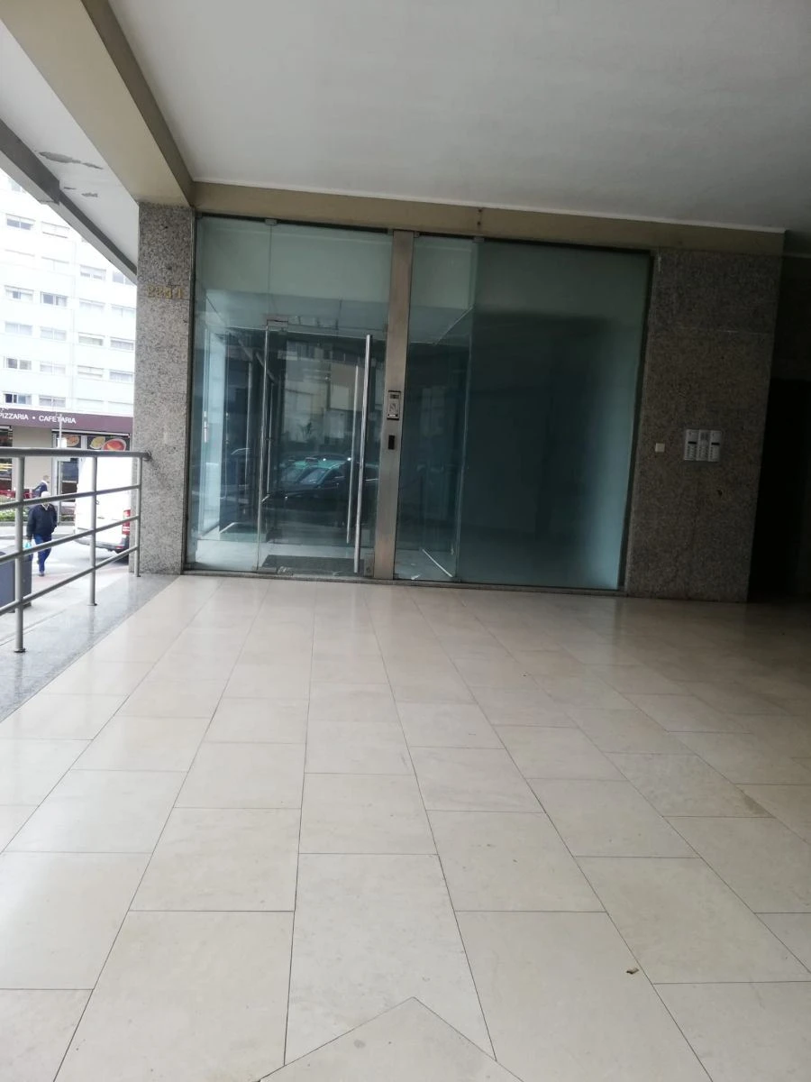 Loja para Arrendamento em Cedofeita, Santo Ildefonso, Sé, Miragaia, São Nicolau e Vitória Foto 10