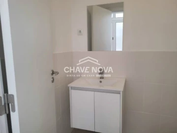 Apartamento T3 para Arrendamento em Santo António