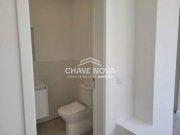 Apartamento T3 para Arrendamento em Santo António