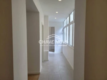 Apartamento T3 para Arrendamento em Santo António